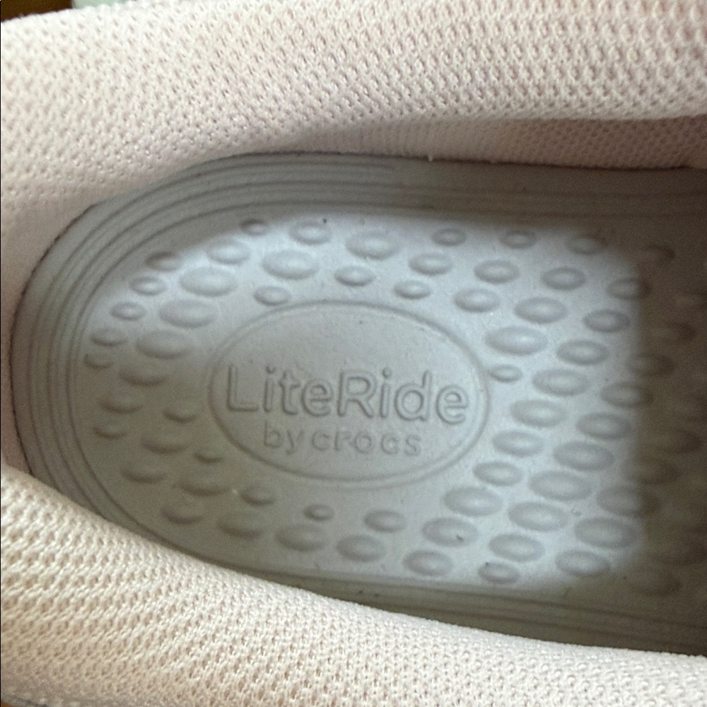 CROCS On the clock-work/casual pale pink & light grey lace-up sneakers. Size 6.5 - Picture 6 of 16